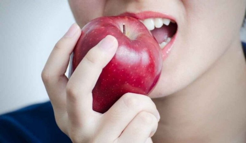 Bọc răng sứ giúp bảo đảm khả năng ăn nhai