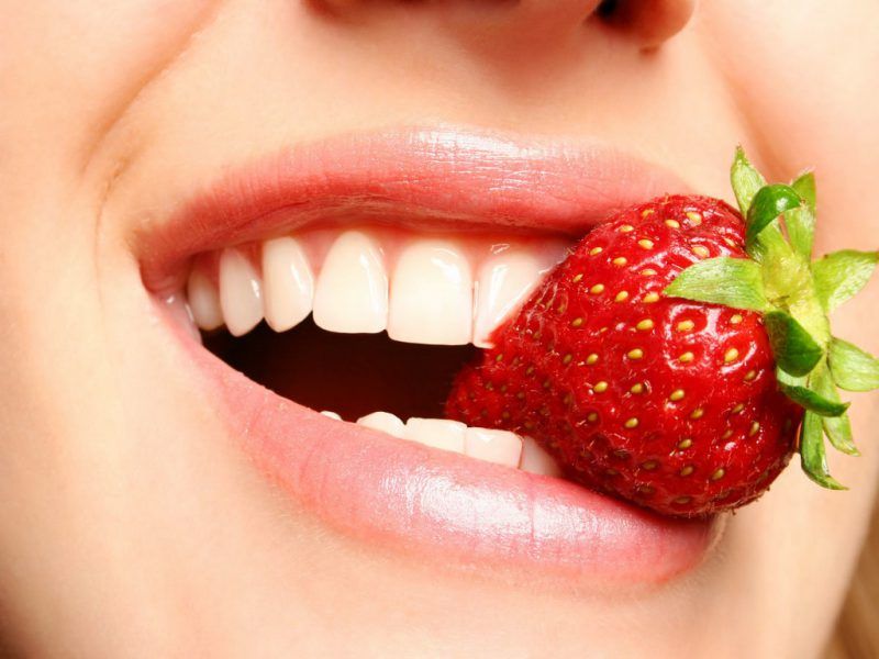 Bọc răng sứ giúp đảm bảo chức năng ăn nhai